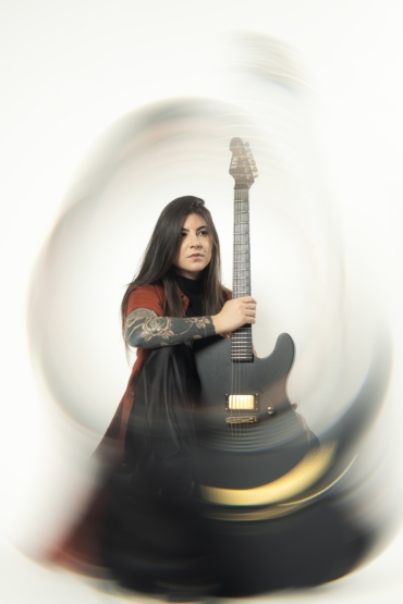 Jéssica Falchi estreia banda solo com a dinâmica ‘Moonlace’